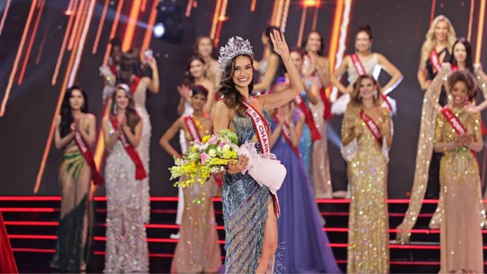 Miss Charm: piloto de avião mineira conquista título inédito para o Brasil