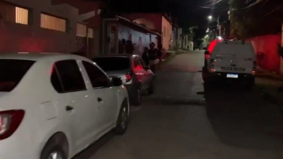 Corpo é encontrado em quintal de casa na Zona Oeste de Manaus