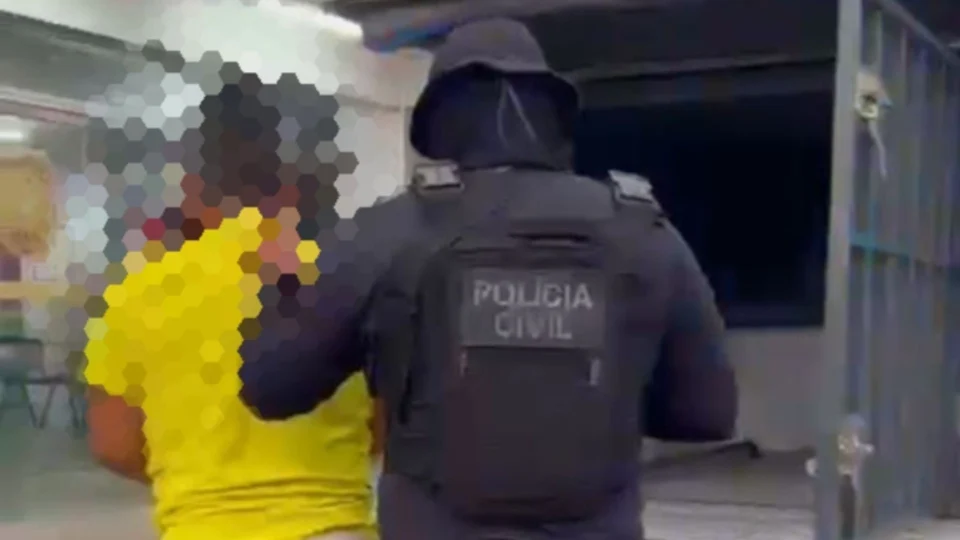 Professor é condenado a 20 anos de prisão por estupro de alunas em Manaus