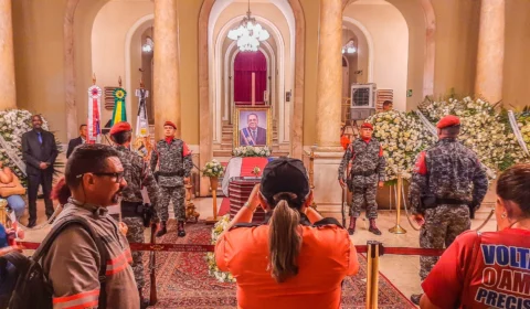 Despedida Amazonino: ‘quando ele prometia, ele fazia’, lembra dona de casa em Manaus
