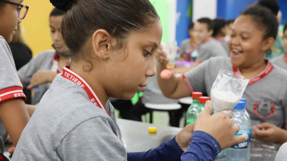 Semana Socioemocional aborda hábitos emocionais de alunos em Manaus