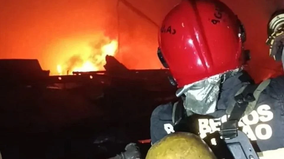 Vídeo: duas pessoas morrem durante incêndio em Shopping no Maranhão