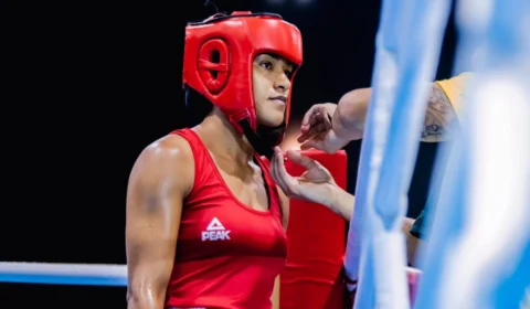 Mundial de Boxe: Bárbara Santos vence na estreia e vai às quartas de final
