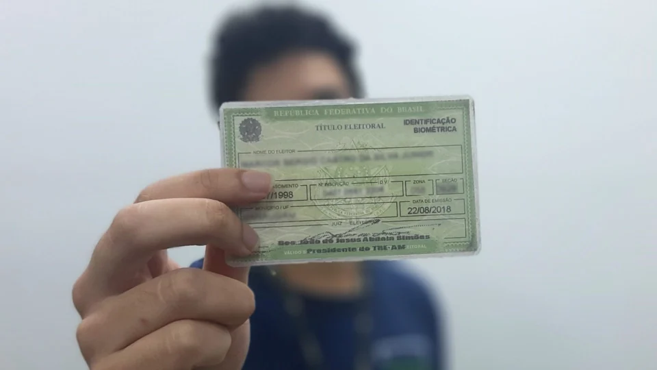 Adolescentes de 15 anos já podem tirar título de eleitor, diz TSE