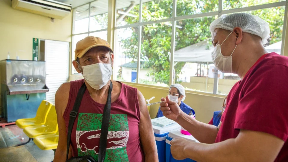 Covid-19: Manaus conta com 75 pontos de vacinação nesta segunda