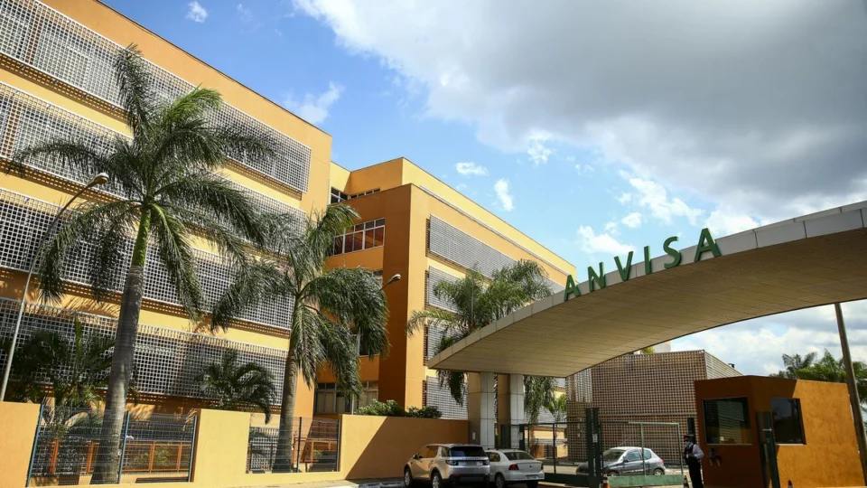 Anabolizantes falsificados: Anvisa determina apreensão e comercialização