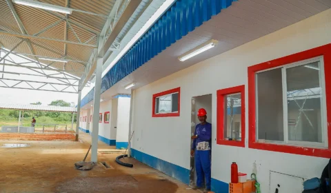 Semed agenda reinauguração de 8 escolas reformadas em Manaus