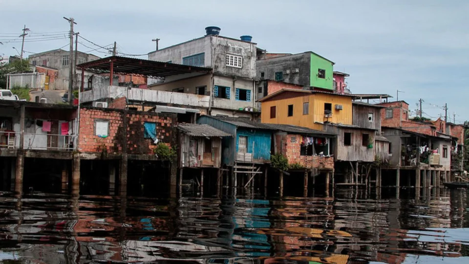 Manaus planeja inserção de habitação social para moradores de áreas de risco