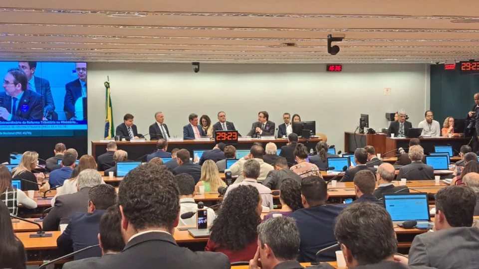 Parlamentares do AM questionam secretário da Reforma Tributária sobre ZFM