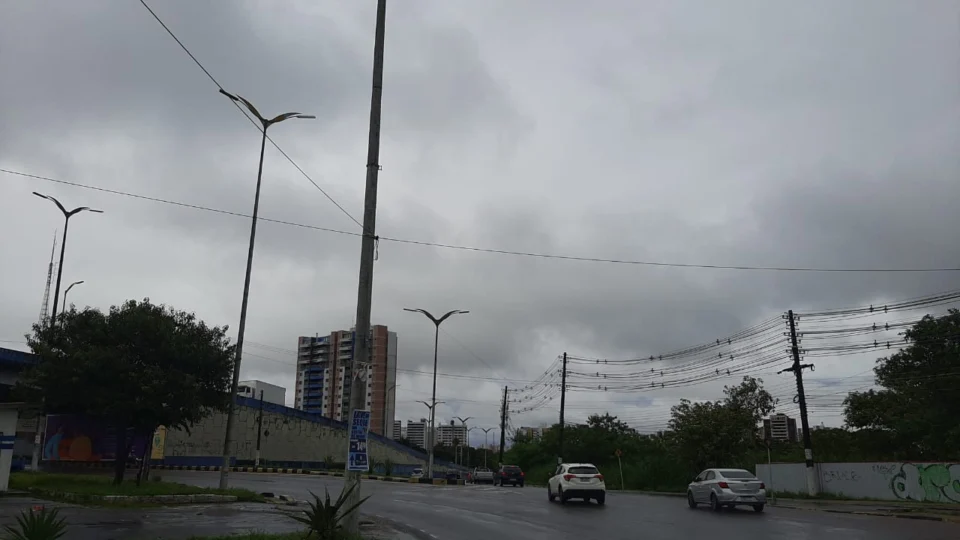 Previsão do tempo aponta dia de chuva em Manaus nesta sexta (12)