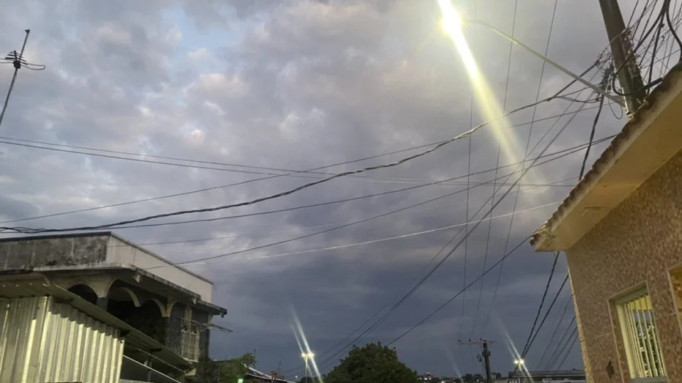 Previsão do tempo aponta 31% de chance de chuva nesta segunda (12) em Manaus