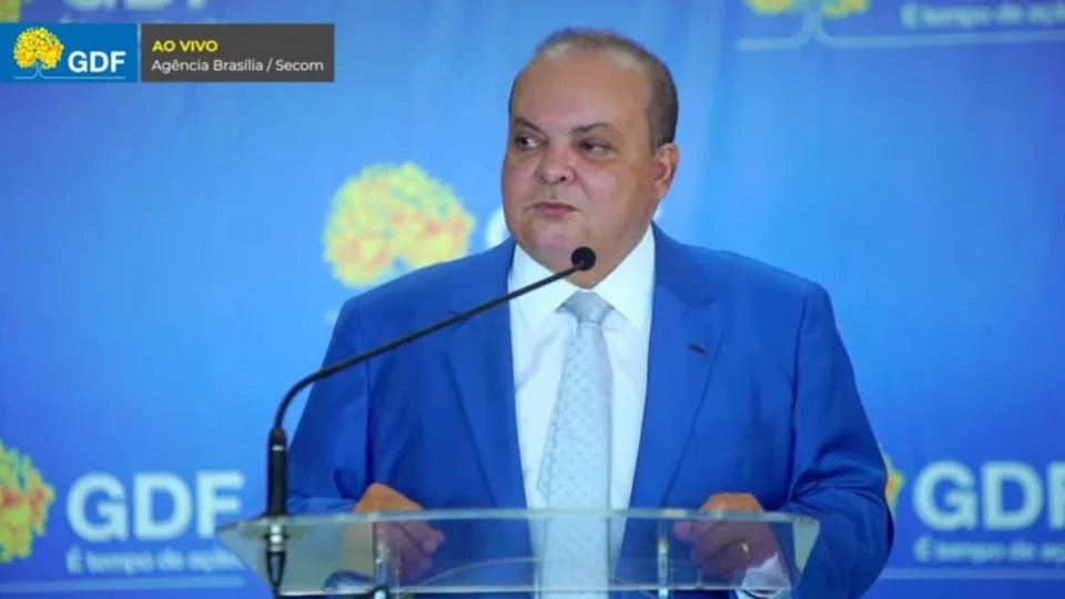 Após afastamento, Ibaneis Rocha quer harmonia entre os três poderes no DF