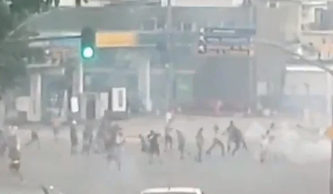 Organizadas de Flamengo e Vasco criticam atuação da PM em confusão no clássico