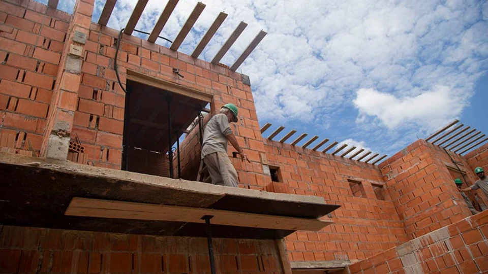 IBGE: custos da construção sobem 1,46% em fevereiro, no Amazonas