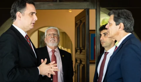 Linhas gerais do arcabouço fiscal são apresentadas a Pacheco, Lira e líderes