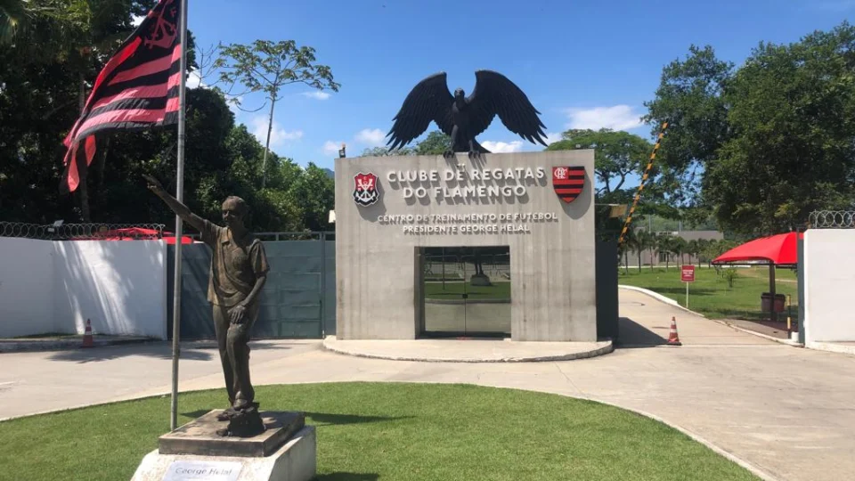 Caso Ninho do Urubu: Justiça exclui dois denunciados de processo sobre incêndio