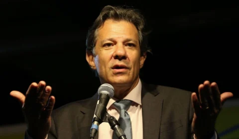 Haddad critica questão dos diamantes de Bolsonaro e fala sobre ‘Desenrola’