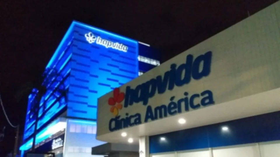 Ações da Hapvida desabam 35% após prejuízo e aumento de dívida