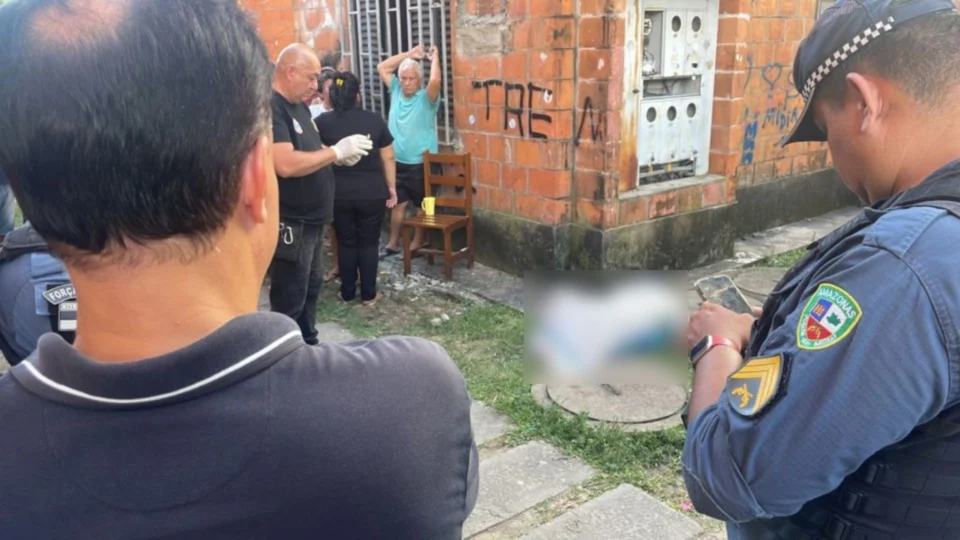 Homem é cercado e executado a tiros em Prosamim na Zona Sul de Manaus