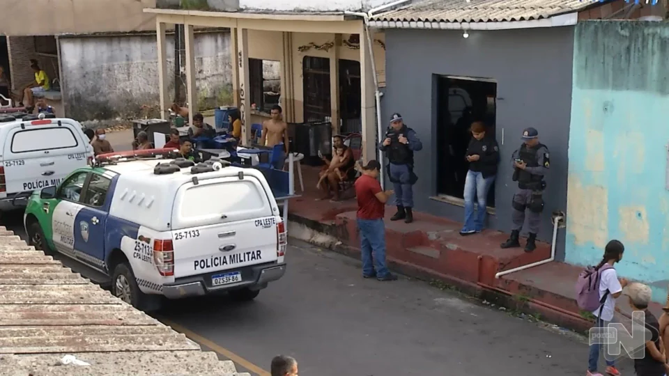 VÍDEO: homem é morto a tiros dentro de barbearia na Zona Leste de Manaus