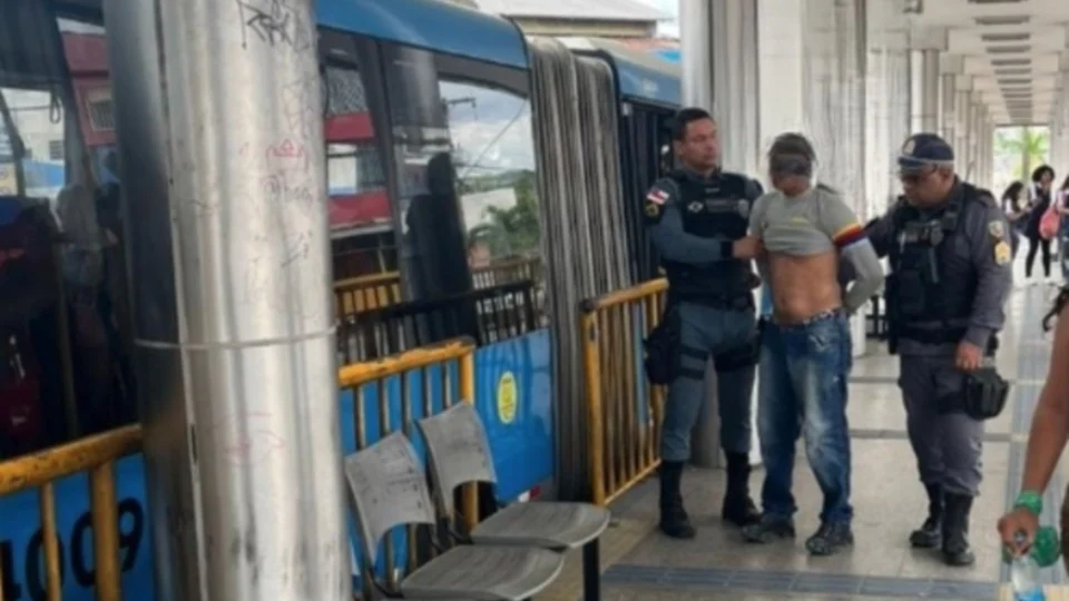 Homem é preso por importunação sexual dentro de ônibus em Manaus