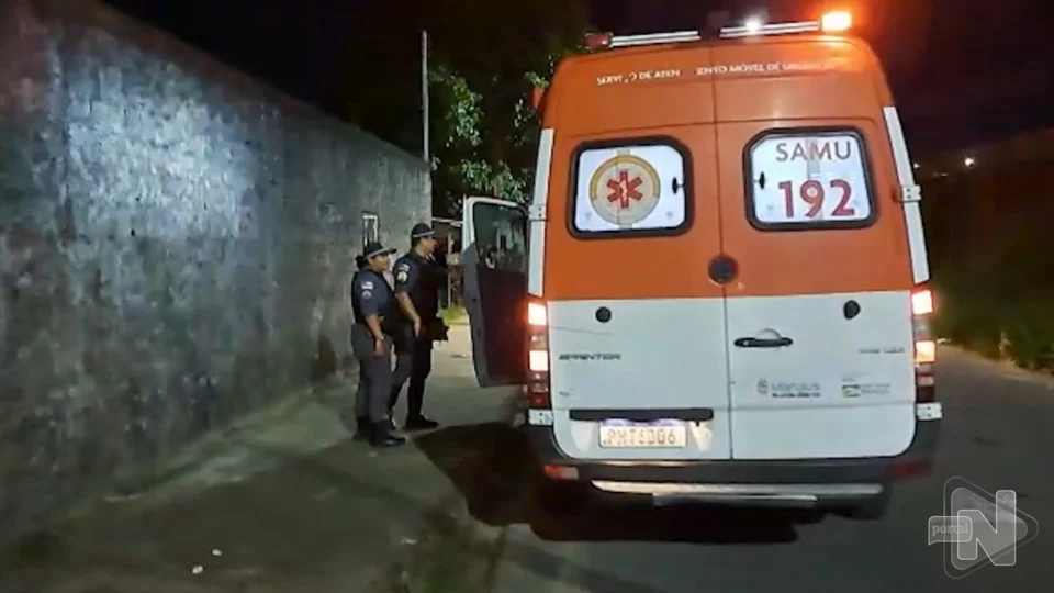VÍDEO: homem tem mãos perfuradas por disparos de arma de fogo em Manaus