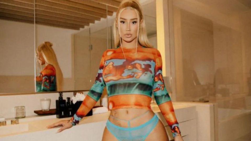 Iggy Azalea anuncia show no Brasil: ‘Desta vez estou arrasando’