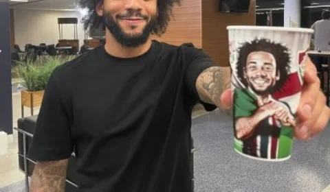 VÍDEO: Marcelo é apresentado pelo Fluminense no Maracanã