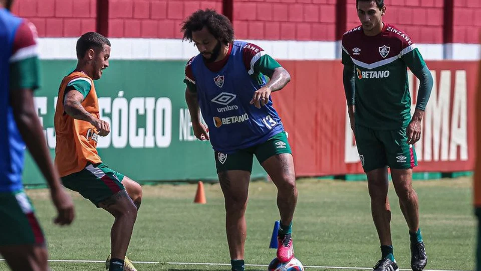 Marcelo pode estrear pelo Fluminense na final do Cariocão