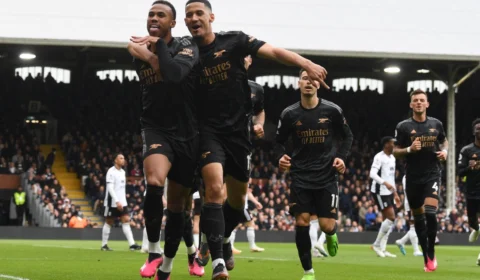 Martinelli e Magalhães marcam na vitória do Arsenal contra Fulham