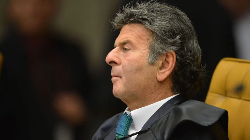 Ministro Fux mantém afastamento de juiz que beneficiou prefeitura de Coari