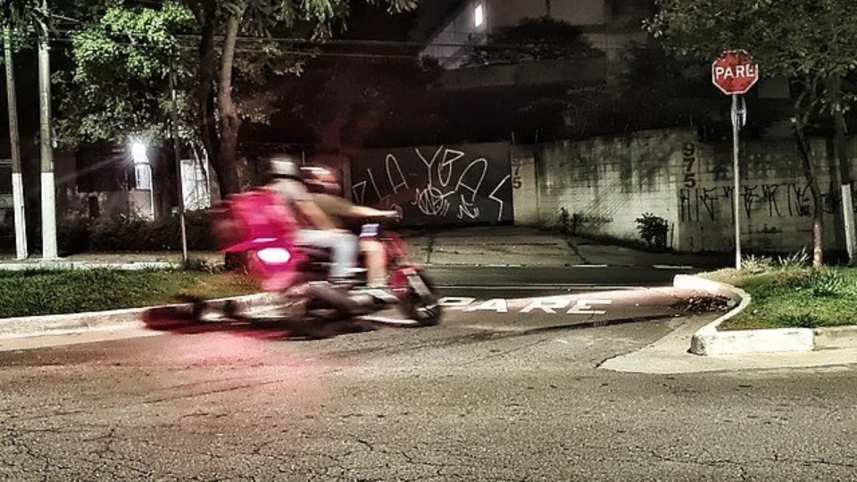 Serviços por aplicativo têm previsão de regulamentação em 2023, diz MTP