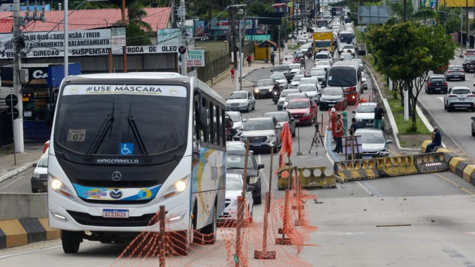 Reforma no viaduto do Manoa será retomada em abril em Manaus