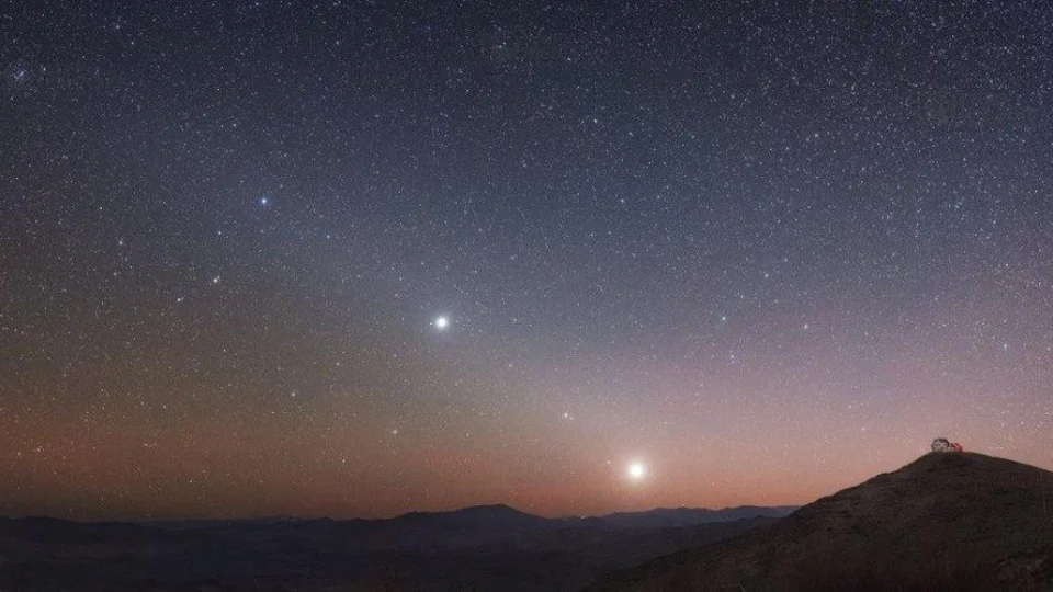 Alinhamento de cinco planetas com a Lua pode ser visto a olho nu nesta terça