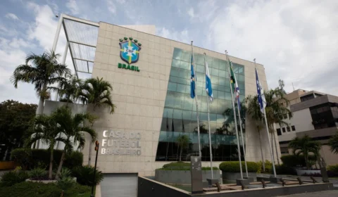 CBF registra dois casos de racismo em súmulas de futebol, um mês após adotar punição