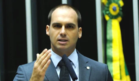 Eduardo Bolsonaro é sócio de empresário que apoiou atos golpistas