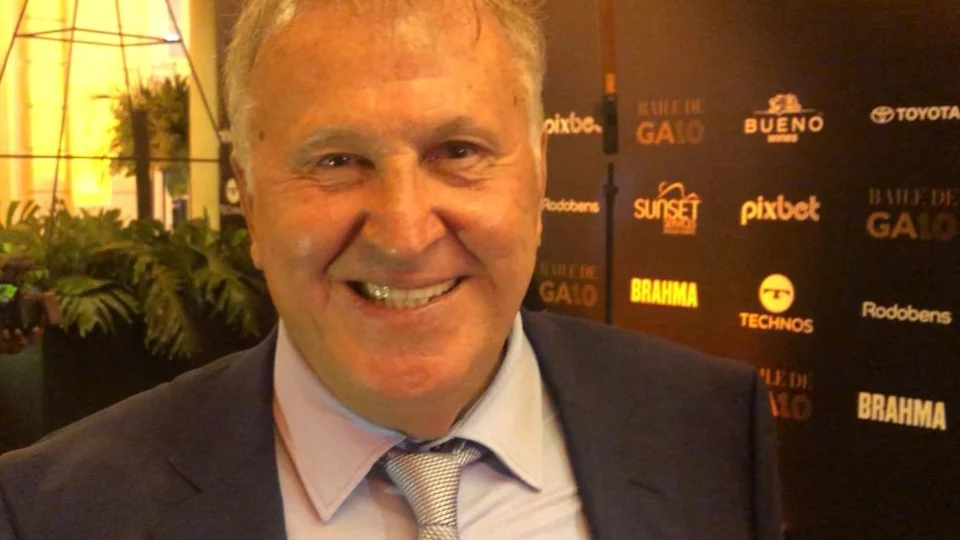 Maior ídolo do Flamengo, Zico comemora 70 anos com festão no Rio