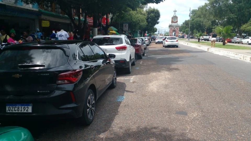 Zona Azul é notificada por irregularidade na sinalização de vagas em Manaus