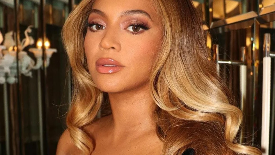 Gente como a gente! Beyoncé desabafa sobre dupla jornada com maternidade