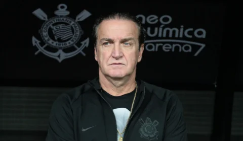 Após polêmicas, Cuca deixa comando do Corinthians