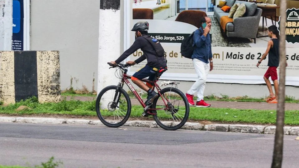 No Dia Mundial do Ciclista, Seminf anuncia construção de ciclovia em Manaus