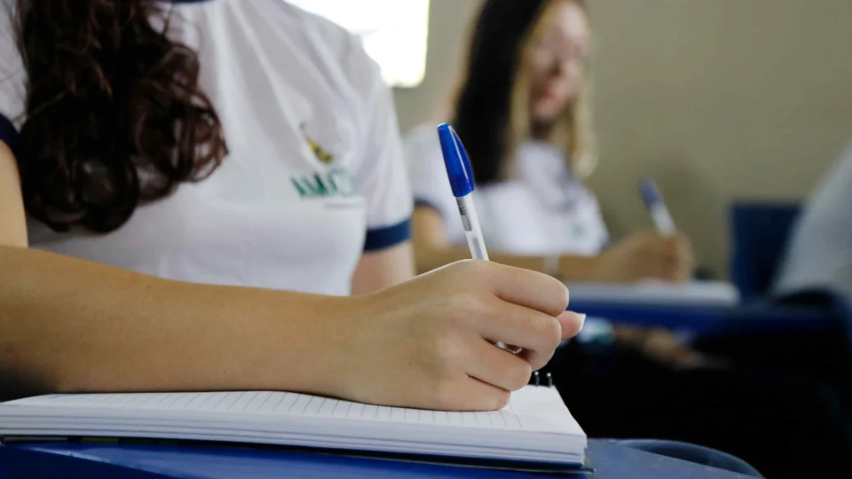 Relatório aponta que Brasil investe menos em educação que outros países