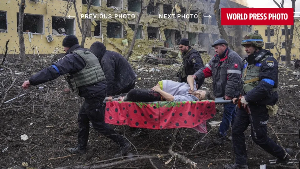 Foto de grávida que morreu na Ucrânia vence premiação de fotojornalismo