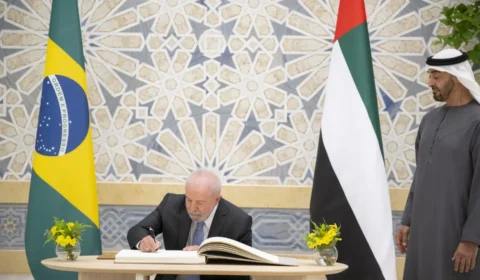 Lula deve comparecer à coroação do Rei Charles III na Inglaterra