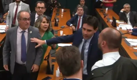 Em confusão, Eduardo Bolsonaro avança contra deputado: ‘Te enfio a mão na cara’