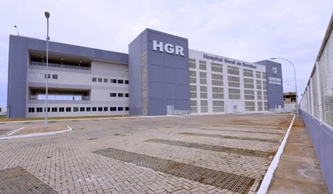 VÍDEO: Elevador do HGR quebra e servidores usam rampas para transportar pacientes