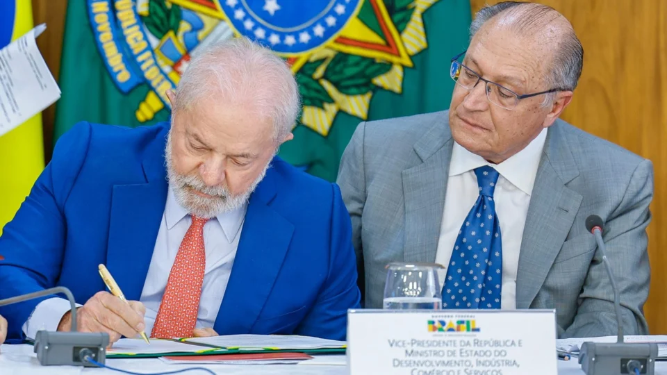 Lei inclui raça e etnia em registros administrativos de empresas no Brasil