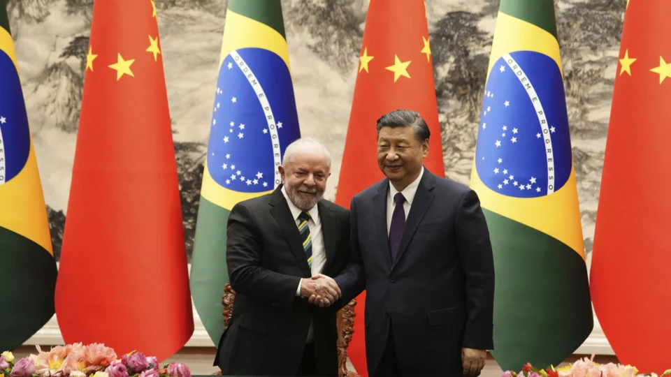 ‘Ninguém vai proibir que o Brasil aprimore sua relação com a China’, afirma Lula em reunião com Xi Jinping