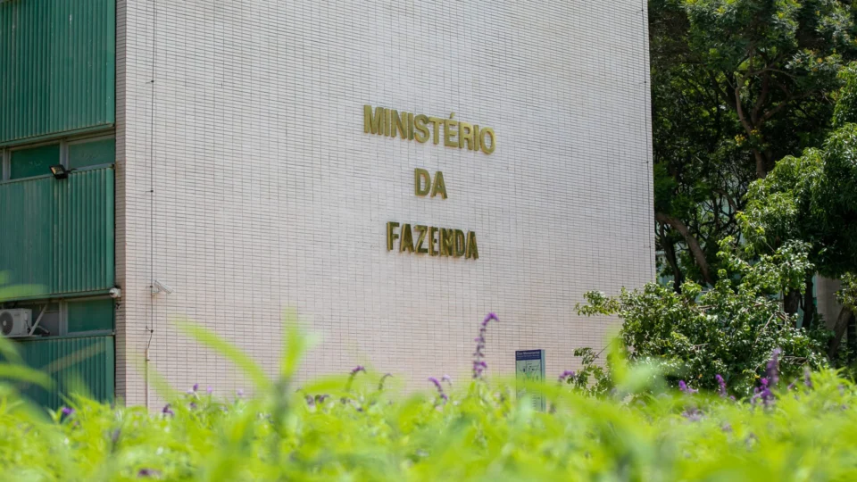 Ministério da Fazenda nega nova taxa para compras online no Brasil