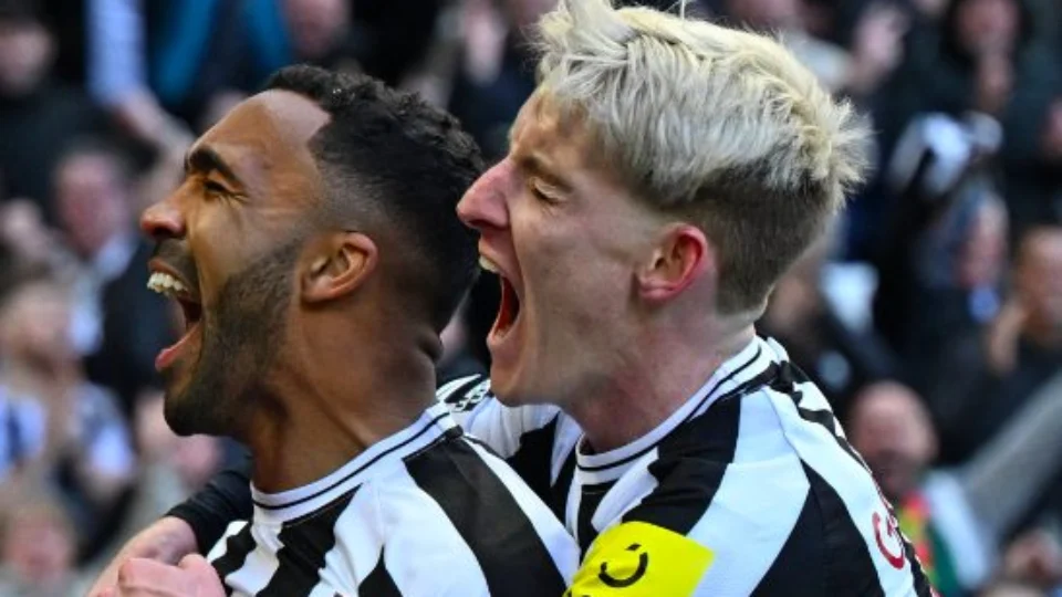 Campeonato Inglês: Newcastle derrota Manchester United e sobe para 3º lugar